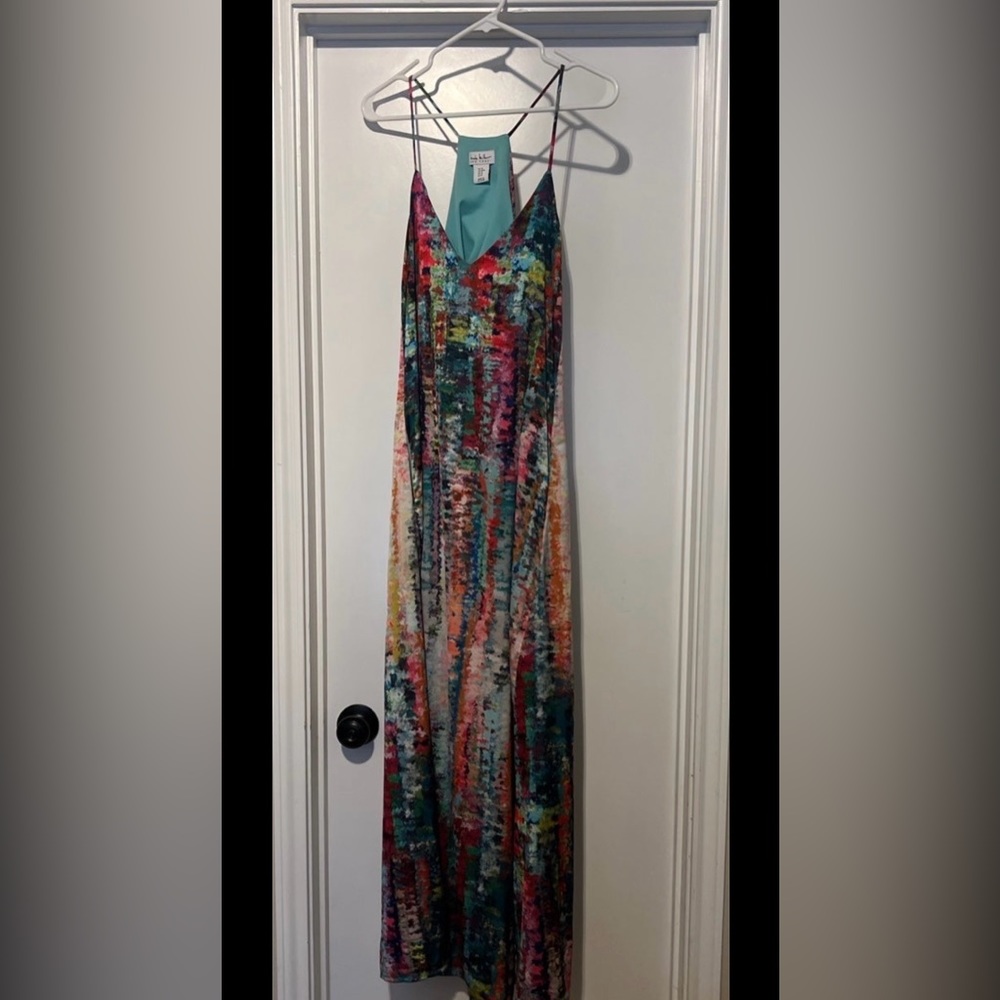 Like new Nicole Miller multicolored maxi dress w/ pockets!